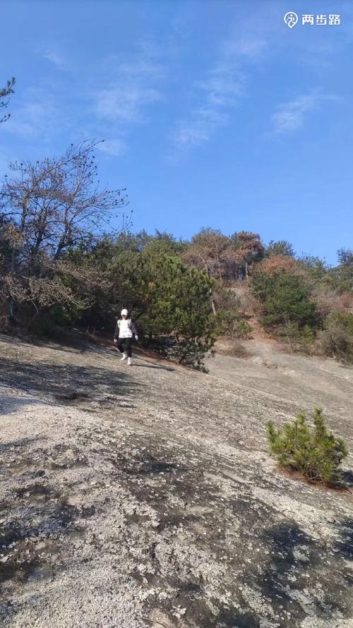 探秘新縣臥佛山 一場(chǎng)心靈與自然的休閑徒步之旅